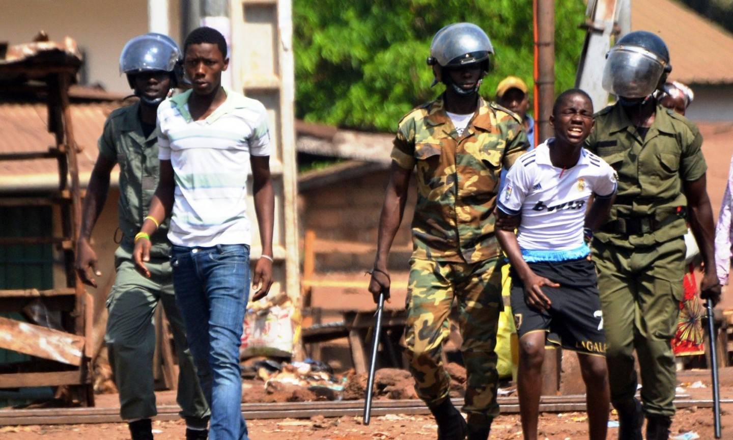 Guinée: faut-il supprimer les forces de défense et de sécurité?